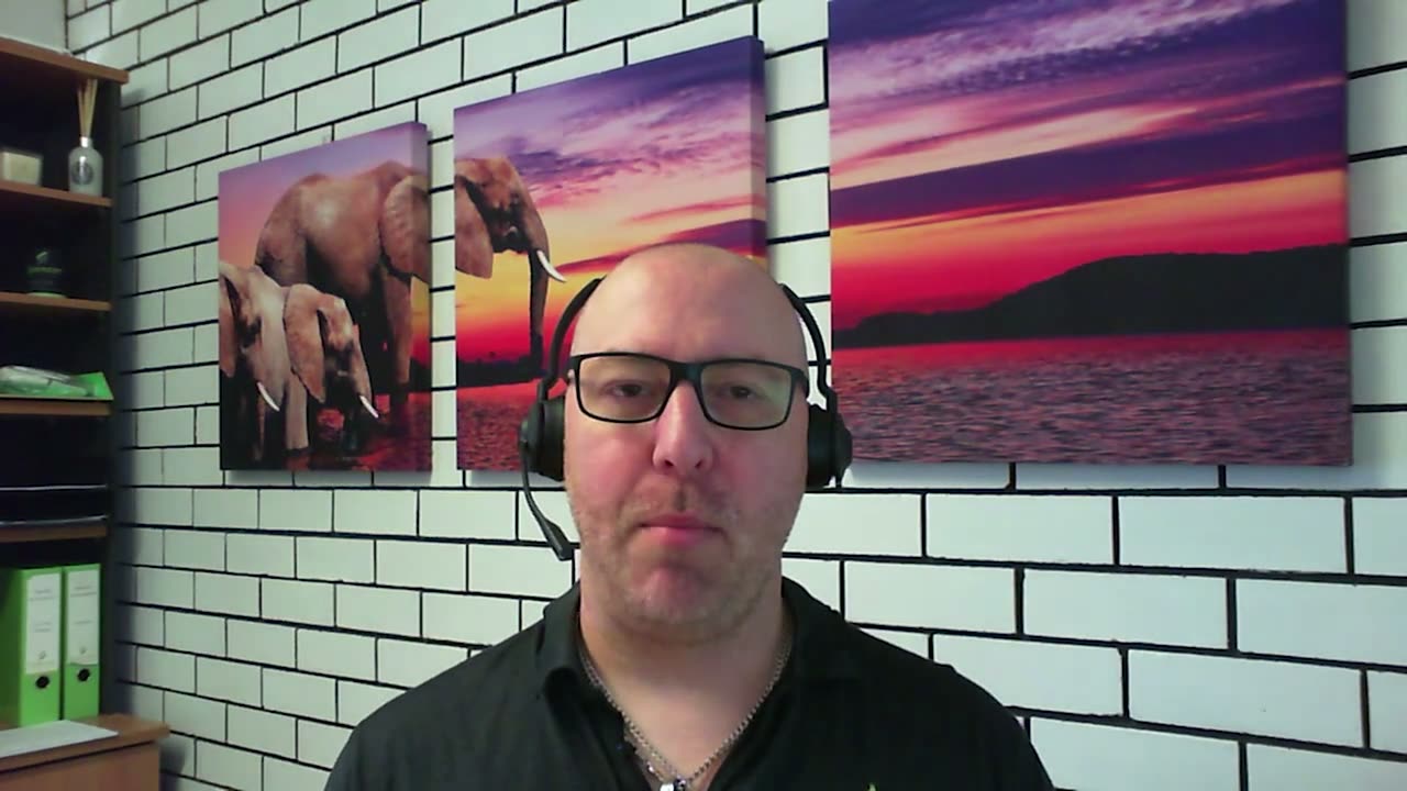 Video preview: Richard Wilson of Spencer Accountants at his desk, wearing a headset, talking about how the firm uses Cradle.